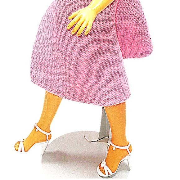 17" 50s Vintage Eegee Teenage "Miss Debutante" Fashion Doll with Dainty Necklace - Picture 5 of 12